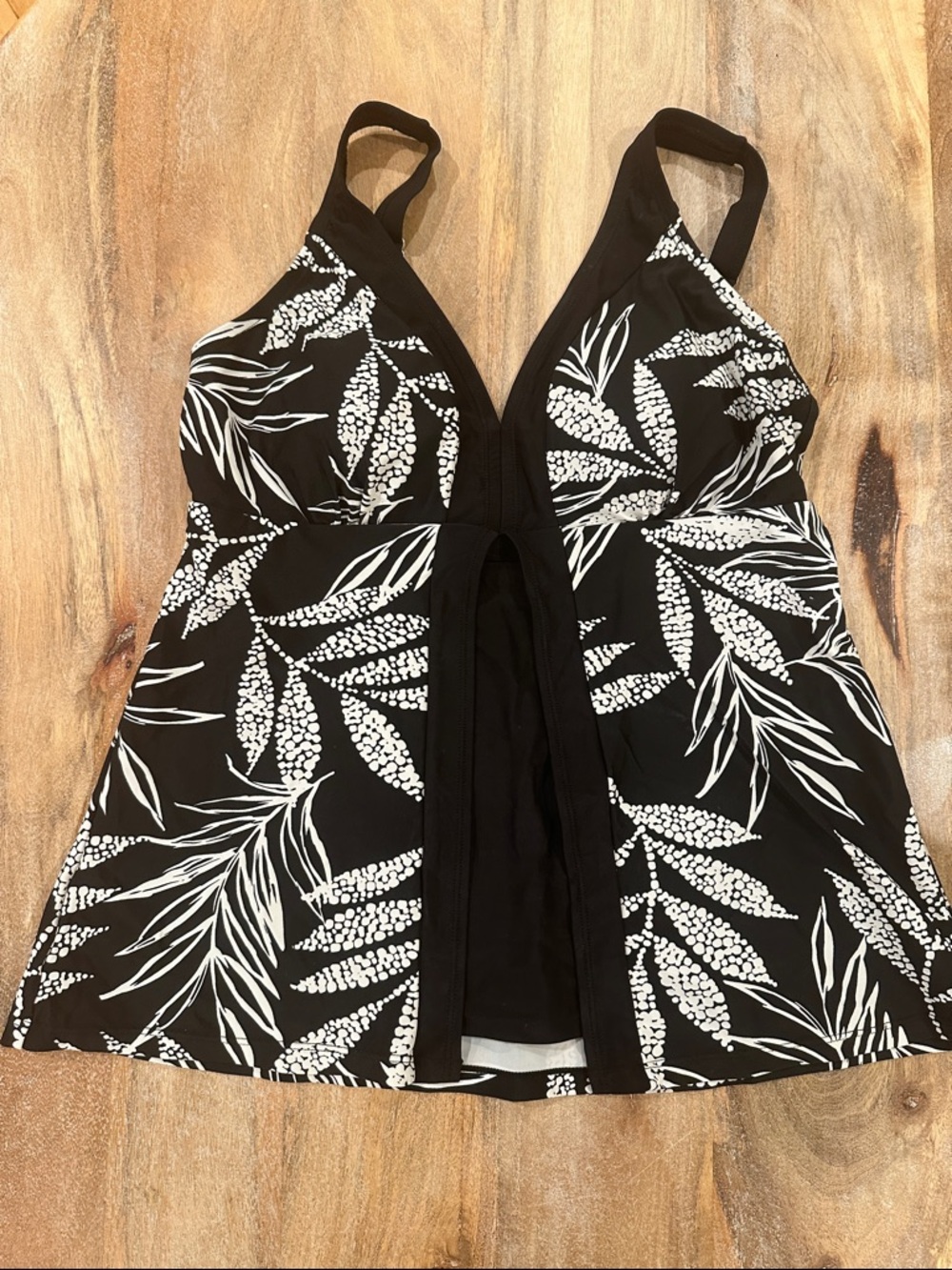 Ceeb Capri Flyaway Black & White Adjustable Tankini Top Size 10 View 6